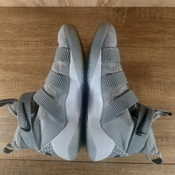 NIKE LEBRON JAMES ZOOM 943-155-002 SIZE 10.5 HIGH TOP SNEAKERS GREY - Picture 10 of 16